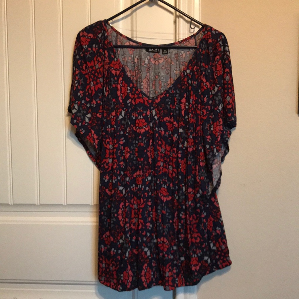 a.n.a short sleeved shirt.